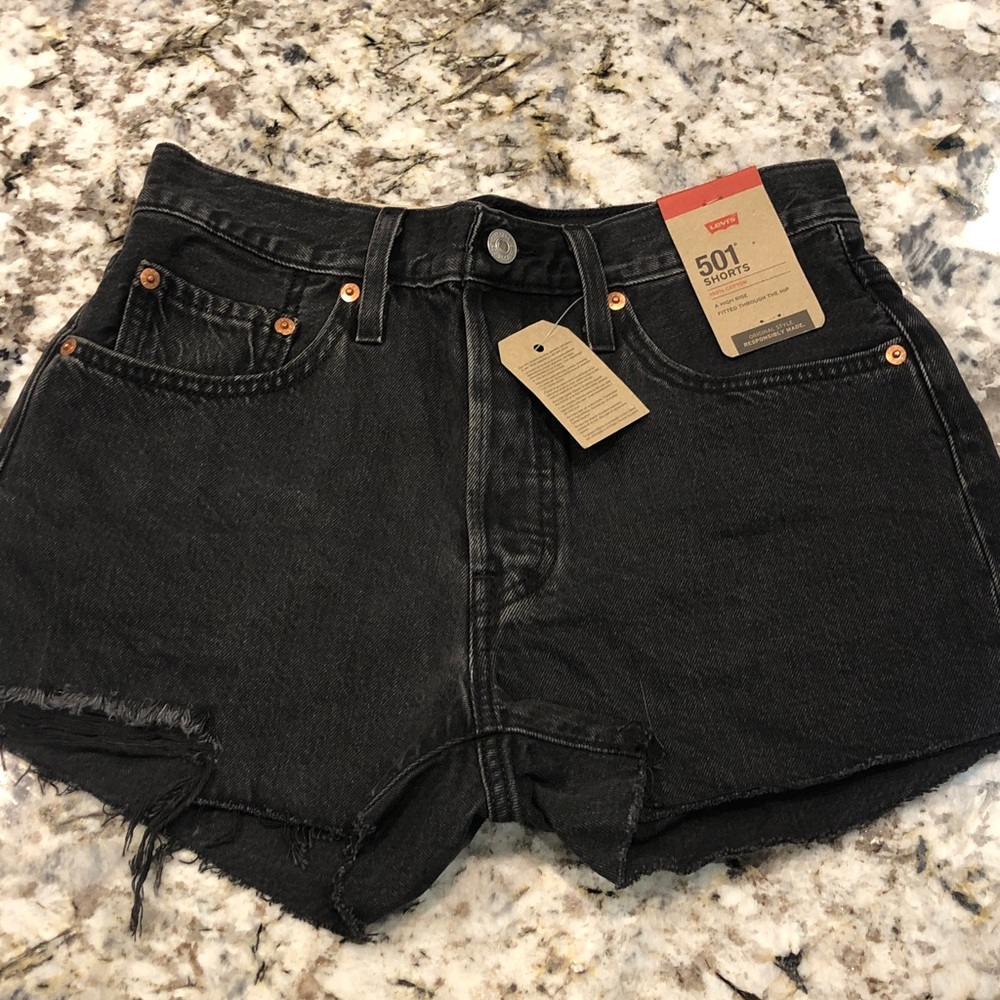 Women’s Levi 501 Black Denim Shorts Size 27